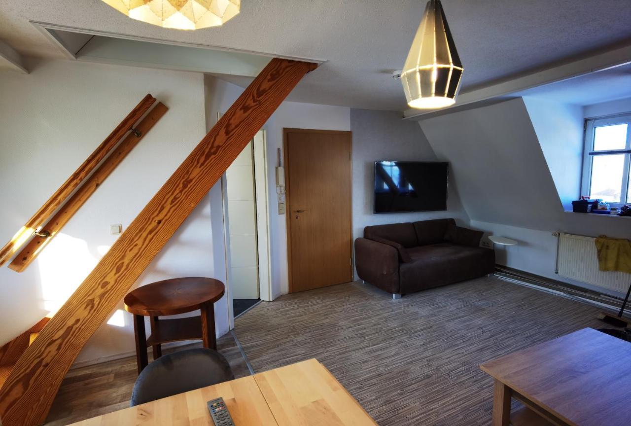 Gemuetliche Dachwohnung Mit Kleiner Oder Grosser Dachterrasse Nebeneinander Wolmirstedt Exterior foto