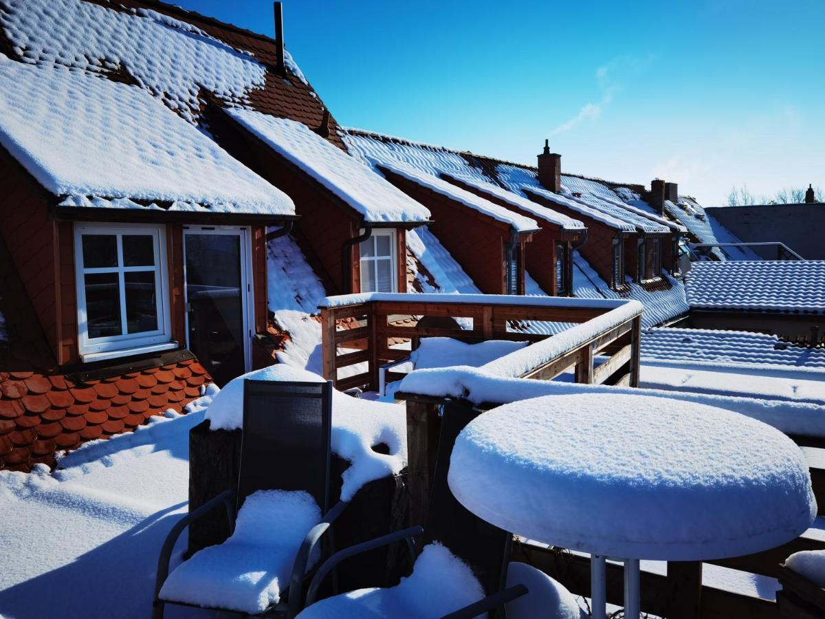 Gemutliche Dachwohnung Mit Kleiner Oder Grosser Dachterrasse Nebeneinander Wolmirstedt Exterior foto