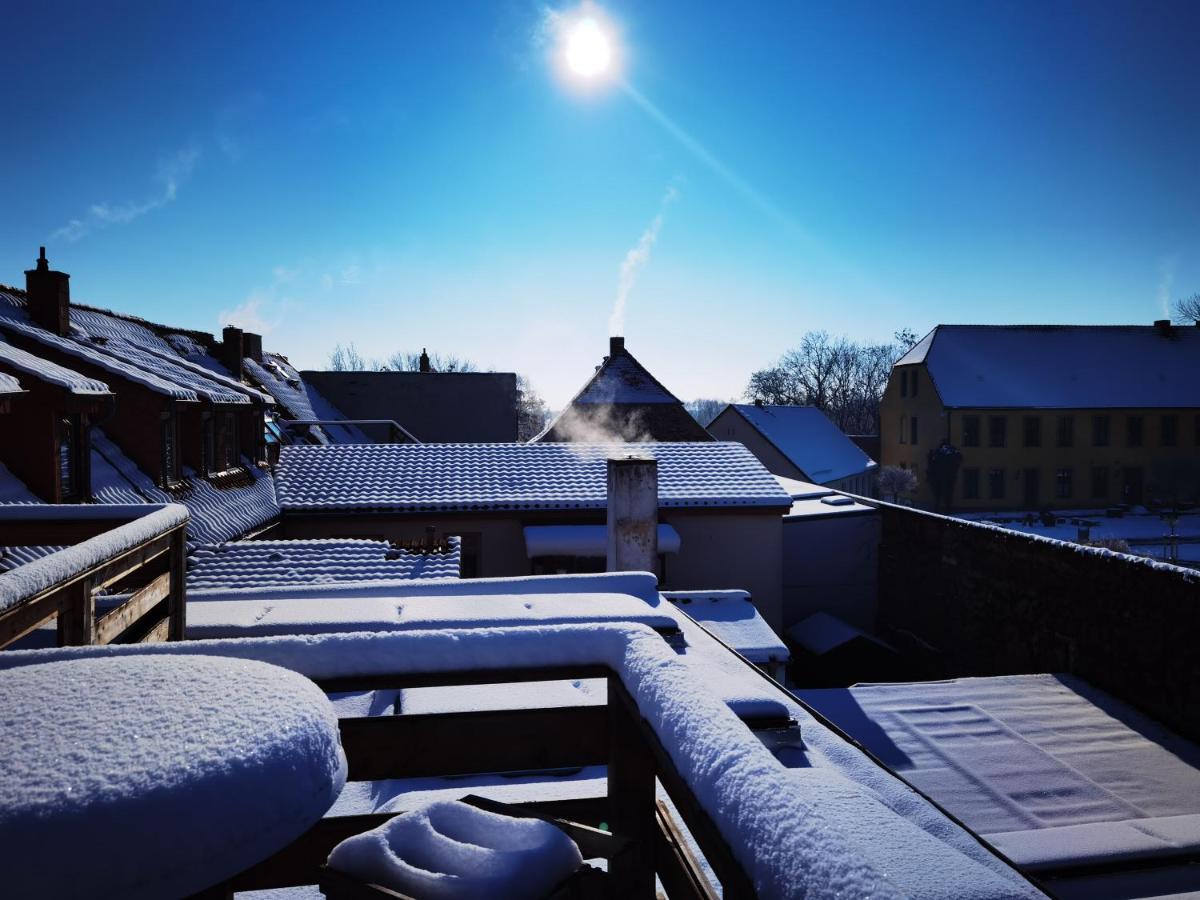 Gemutliche Dachwohnung Mit Kleiner Oder Grosser Dachterrasse Nebeneinander Wolmirstedt Exterior foto