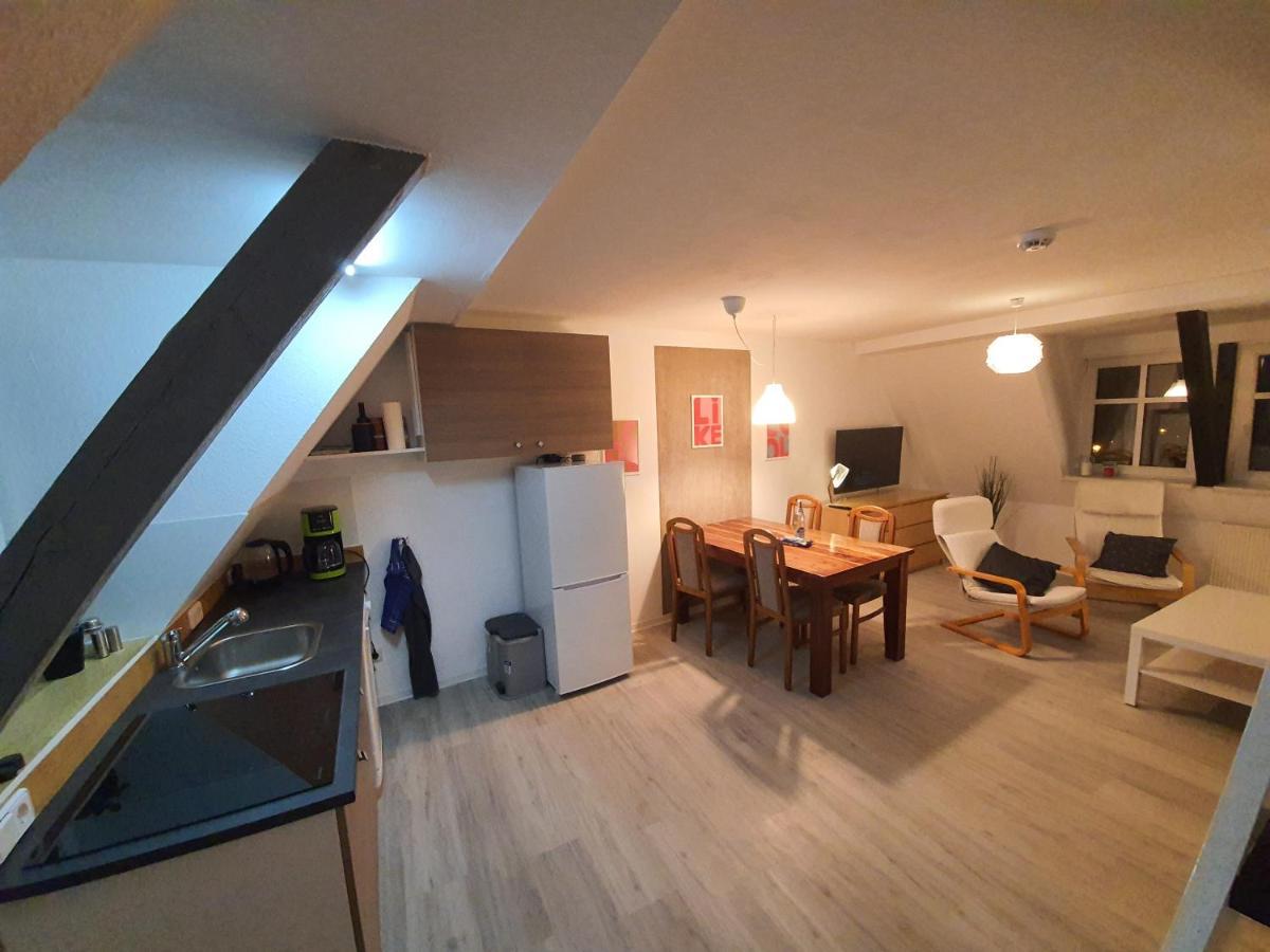 Gemuetliche Dachwohnung Mit Kleiner Oder Grosser Dachterrasse Nebeneinander Wolmirstedt Exterior foto