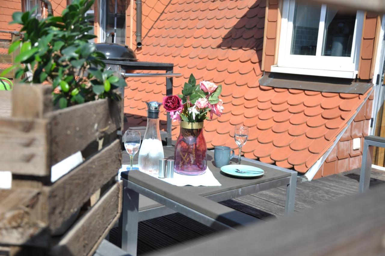 Gemutliche Dachwohnung Mit Kleiner Oder Grosser Dachterrasse Nebeneinander Wolmirstedt Exterior foto