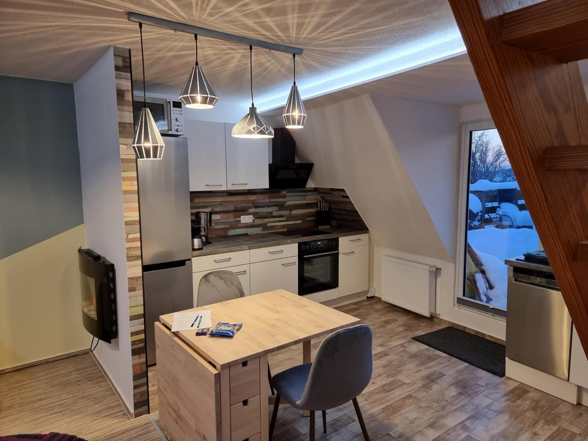 Gemutliche Dachwohnung Mit Kleiner Oder Grosser Dachterrasse Nebeneinander Wolmirstedt Exterior foto